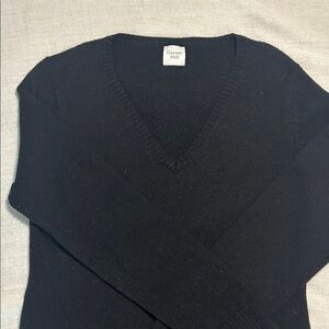 Garnet Hill Women's Classic Black V-Neck Sweater